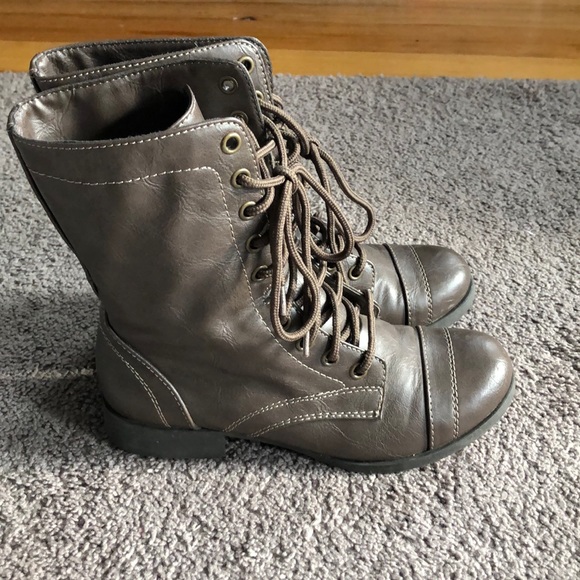 Combat boots - Picture 2 of 3